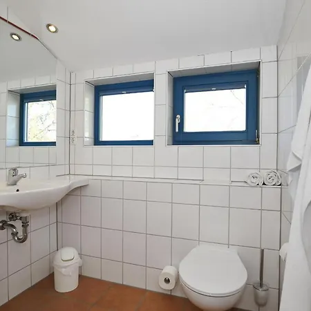Apartmenthaus Bull 5 * Kuehlungsborn
