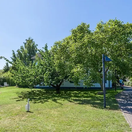 Apartmenthaus Bull 5 * Kuehlungsborn